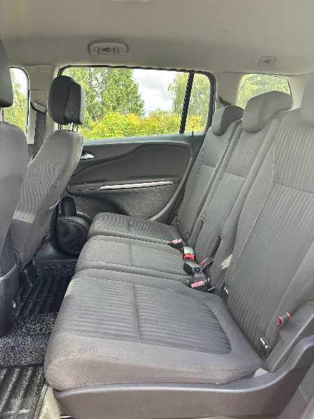 Opel Zafira Bonjour Je Vend Opel Zafira C Tourer 2.0 CDTI 16V 110 ct ok