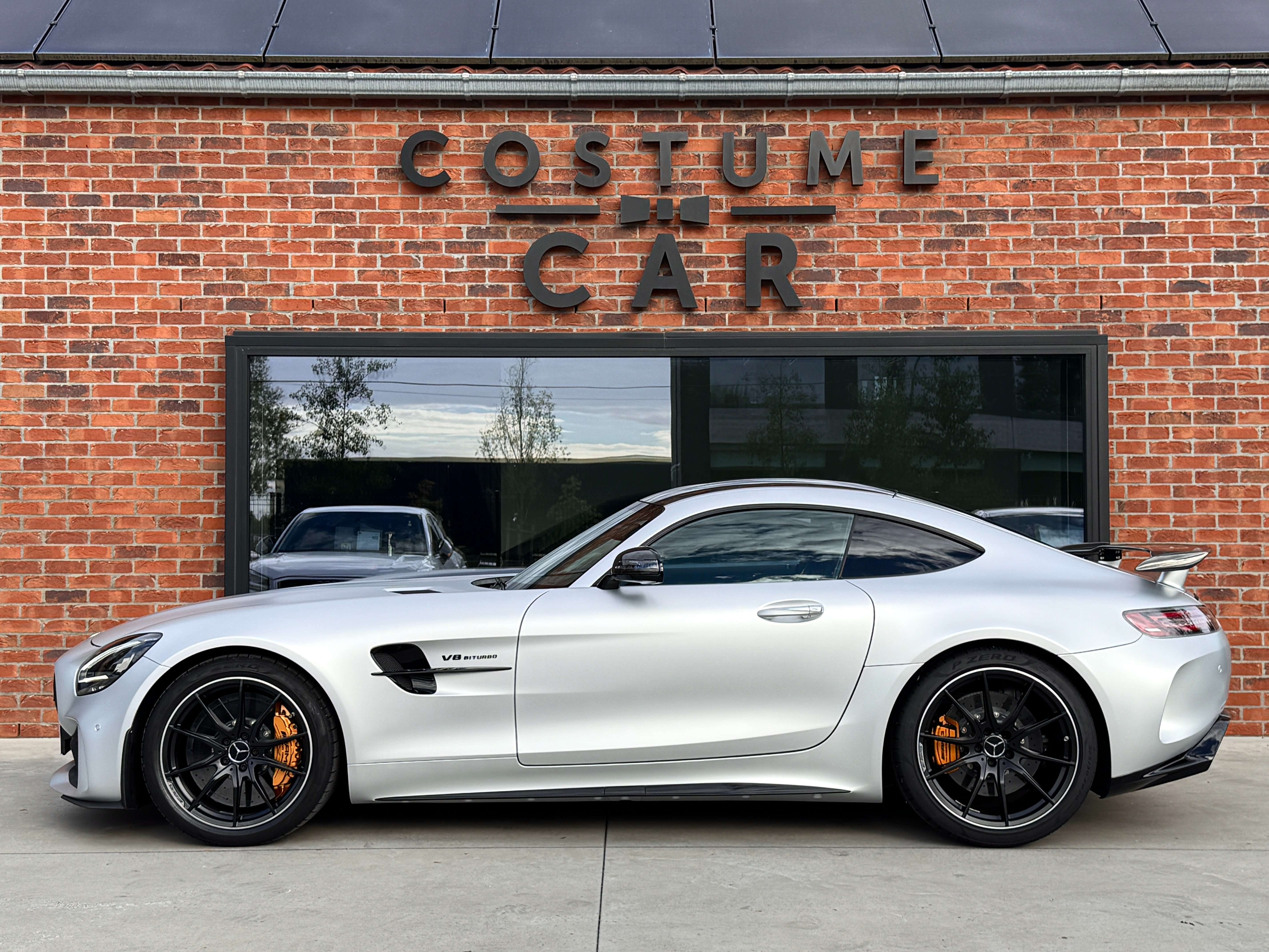 Mercedes-Benz AMG GT R - V8 Bi-Turbo