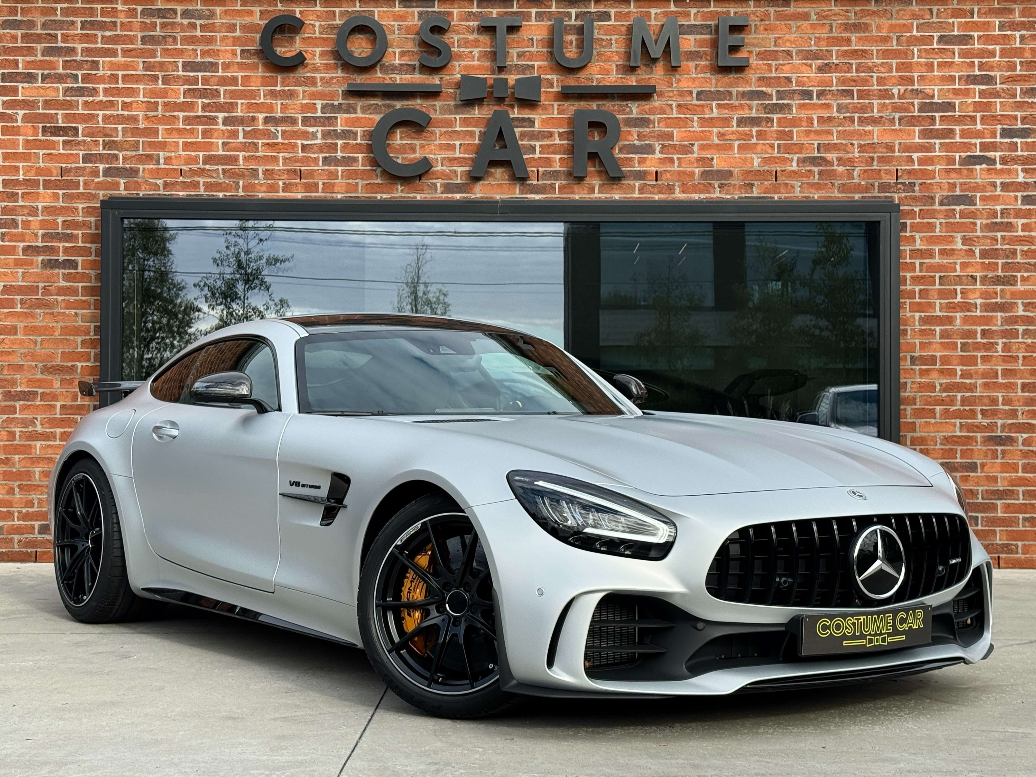Mercedes-Benz AMG GT R - V8 Bi-Turbo