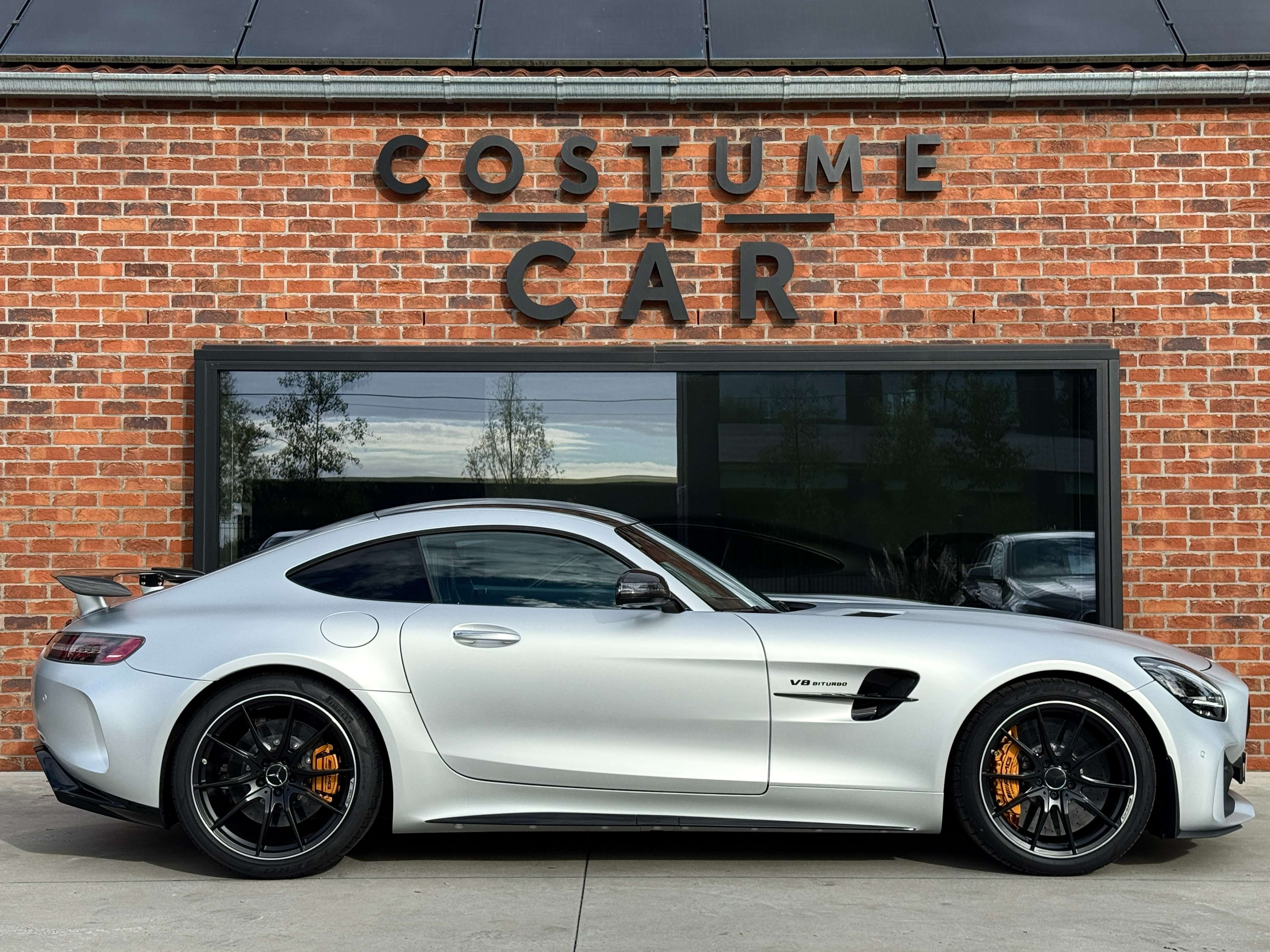 Mercedes-Benz AMG GT R - V8 Bi-Turbo