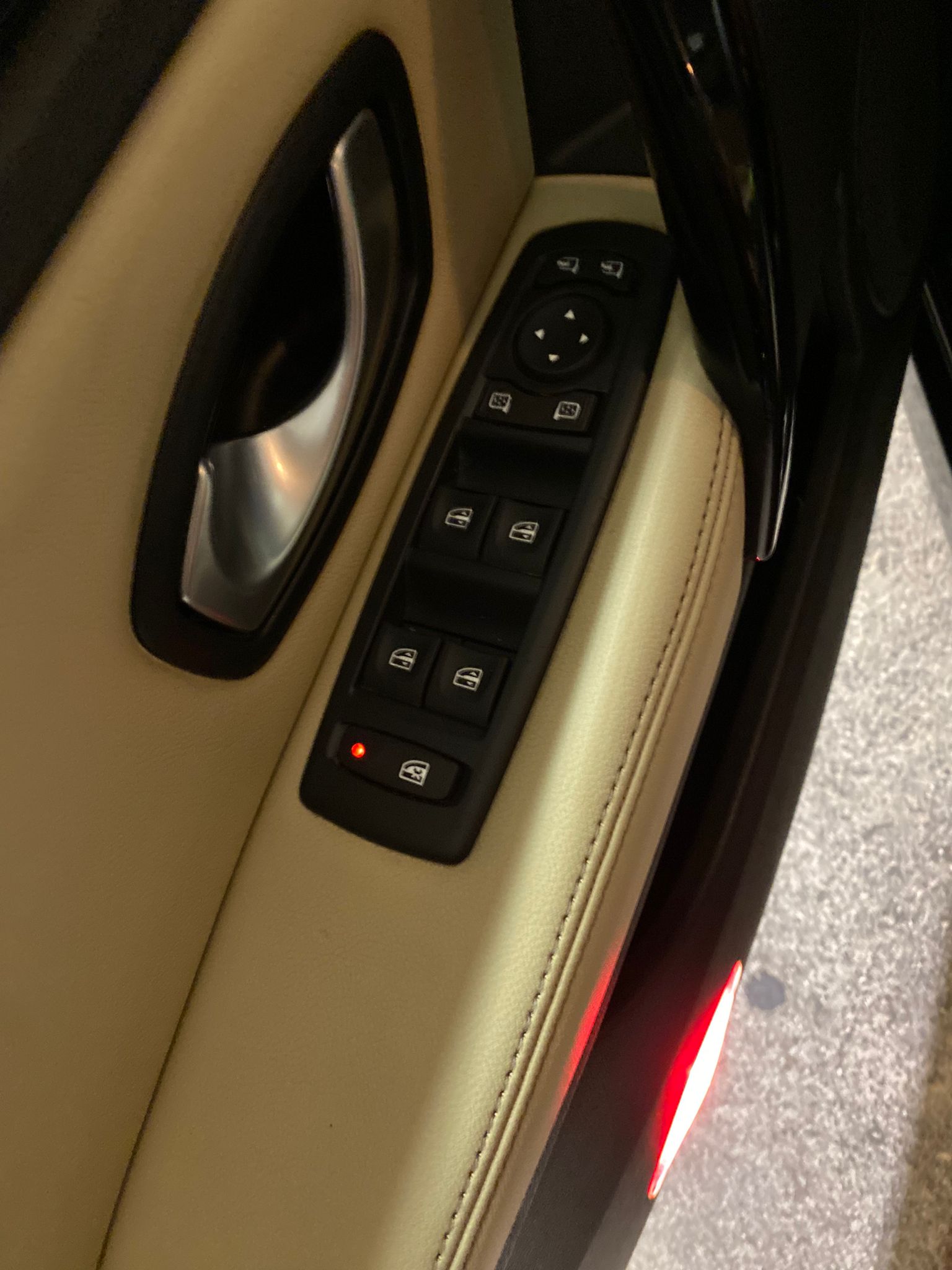 Renault Laguna III 2.0 DCI 150 8CV INITIALE