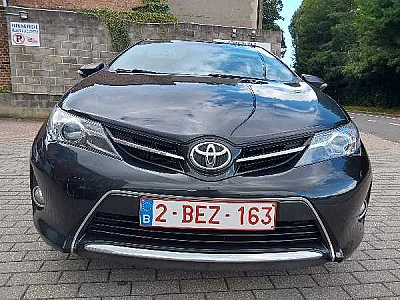 Toyota Auris Toyota aurais 1.4 D pour plus d'info 0488823306
