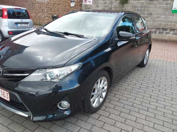 Toyota Auris Toyota aurais 1.4 D pour plus d'info 0488823306