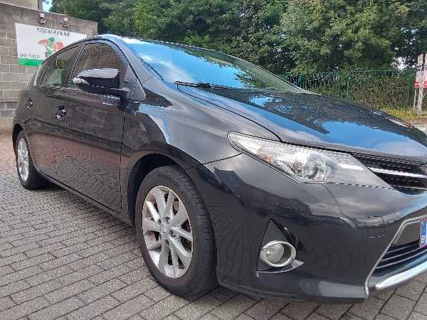Toyota Auris Toyota aurais 1.4 D pour plus d'info 0488823306