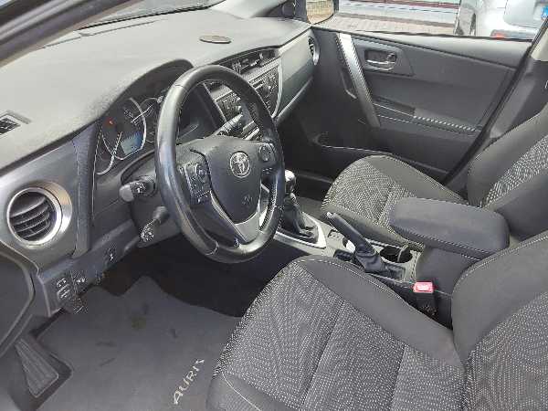 Toyota Auris Toyota aurais 1.4 D pour plus d'info 0488823306