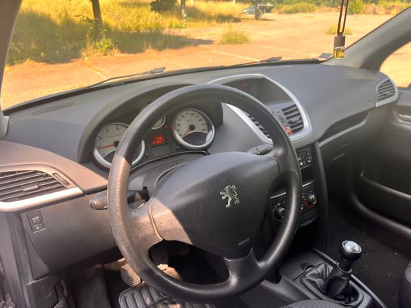 Peugeot 207 1.4 75 STYLE 3P