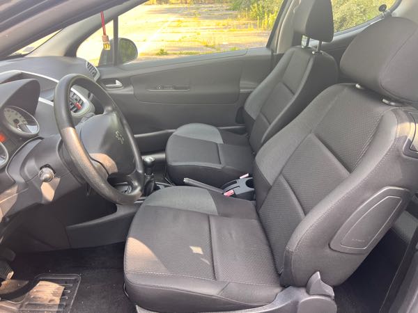 Peugeot 207 1.4 75 STYLE 3P