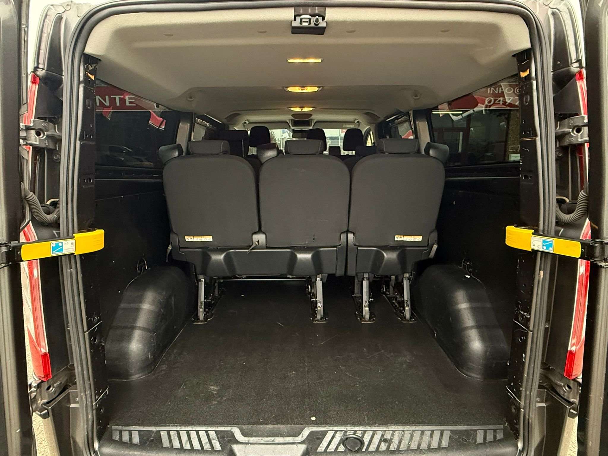 Ford Transit Custom 2.O TDCI   9 PLACES LONG LED