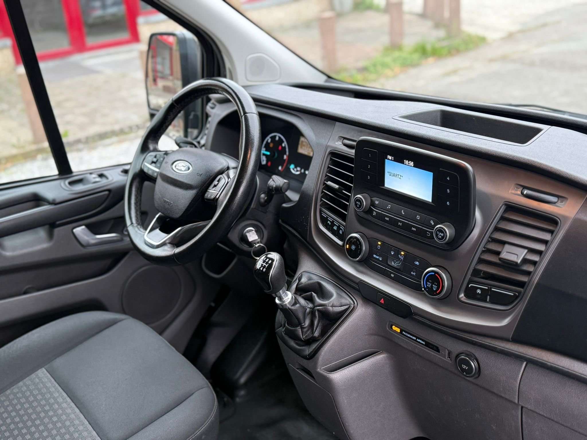 Ford Transit Custom 2.O TDCI   9 PLACES LONG LED
