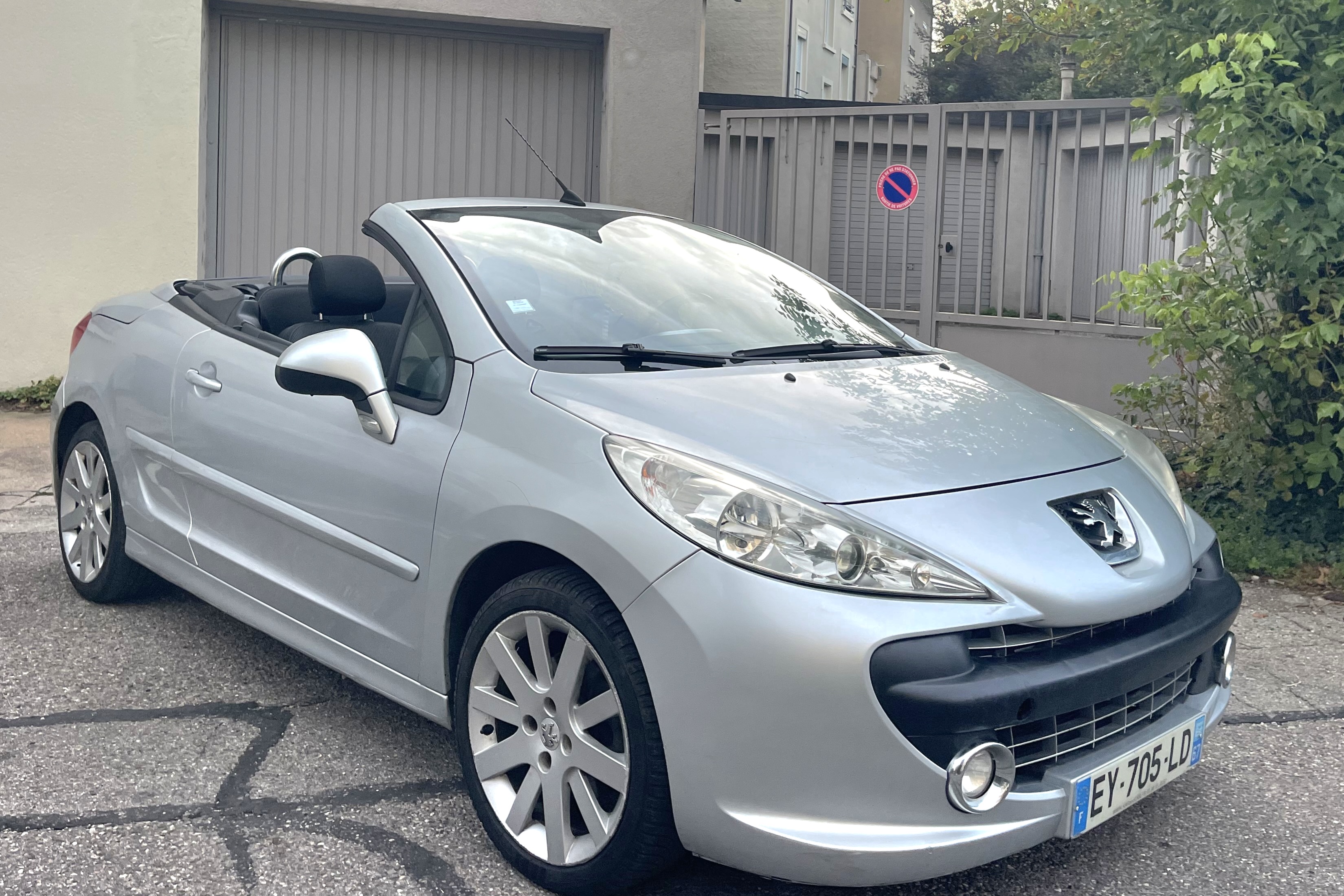 Peugeot 207 (2) CC 1.6 HDI 112 FAP FELINE