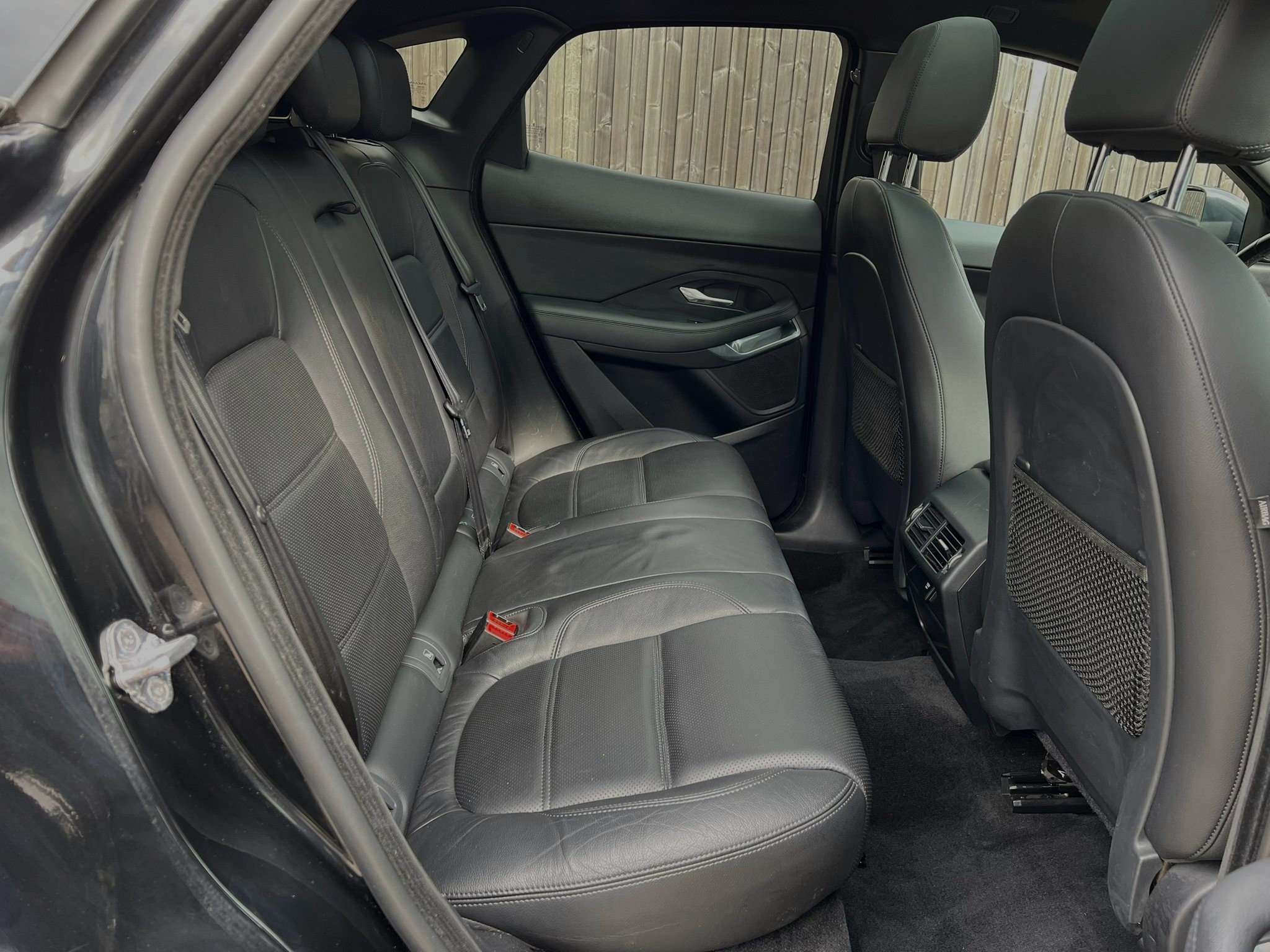 Jaguar E-Pace 2.0 T AWD S EXPORT/HANDELAAR NETTO: €9.083
