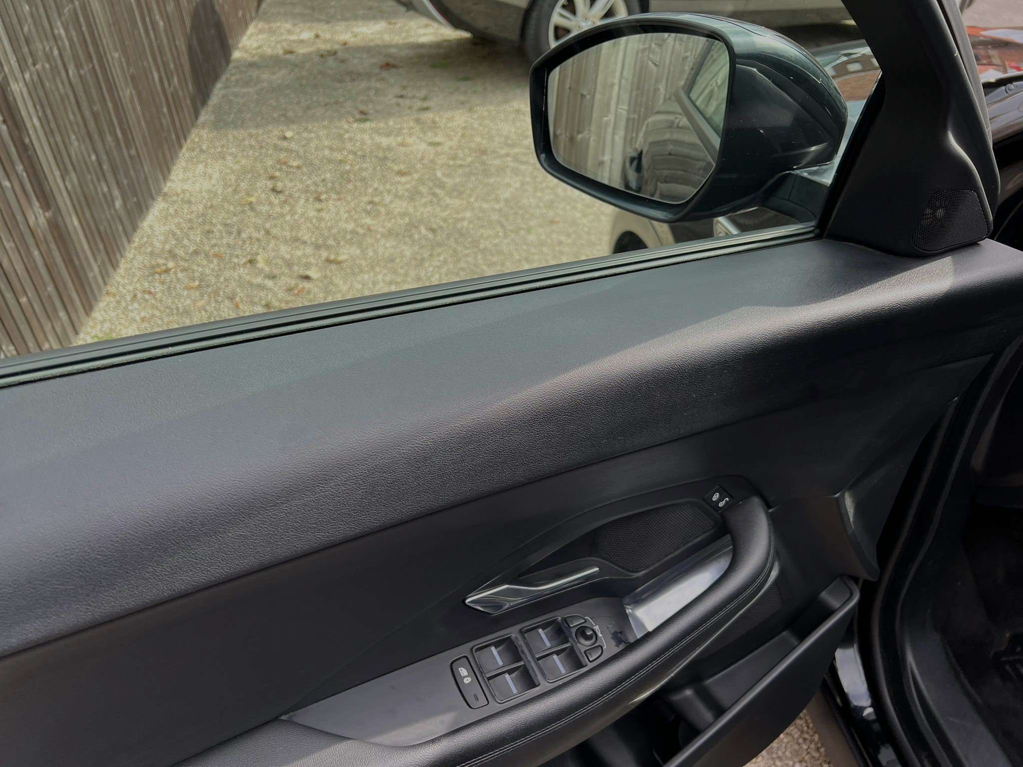 Jaguar E-Pace 2.0 T AWD S EXPORT/HANDELAAR NETTO: €9.083
