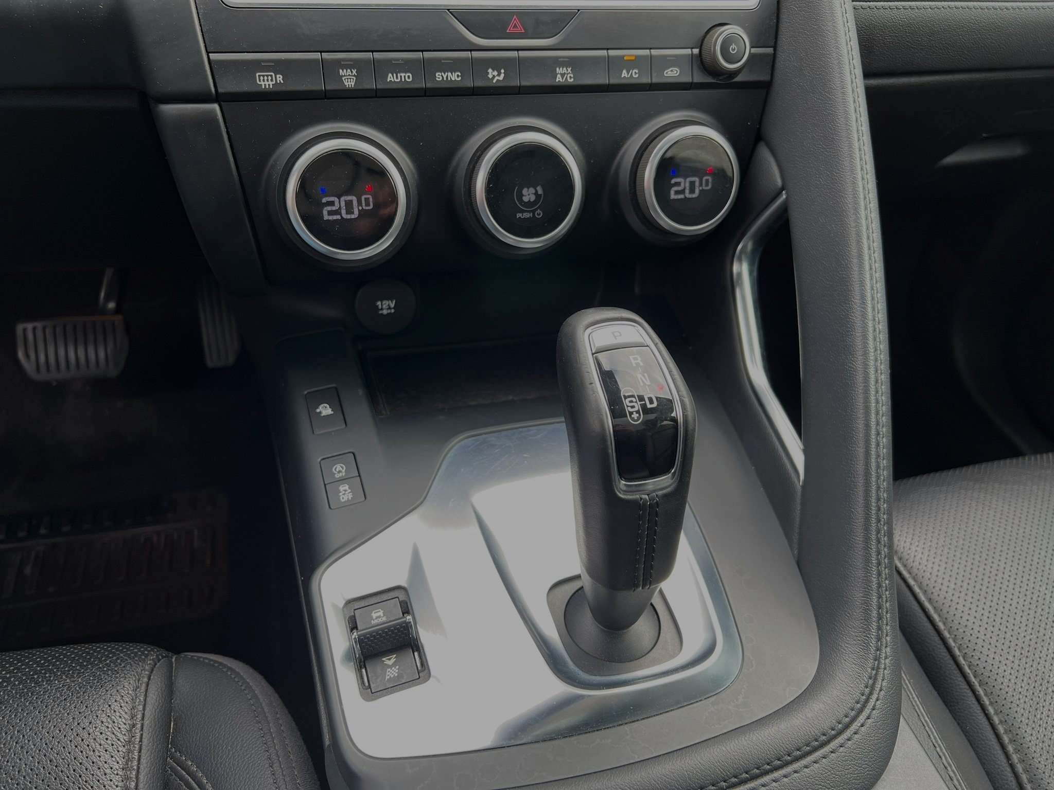 Jaguar E-Pace 2.0 T AWD S EXPORT/HANDELAAR NETTO: €9.083