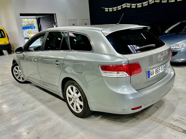 Toyota Avensis III SW 126 D-4D FAP SKYVIEW EDITION