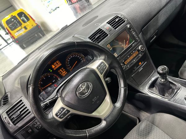 Toyota Avensis III SW 126 D-4D FAP SKYVIEW EDITION