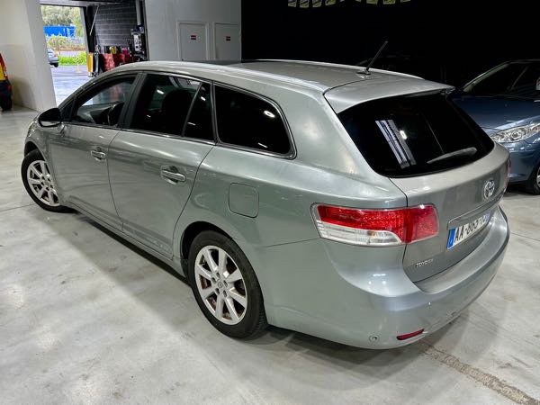Toyota Avensis III SW 126 D-4D FAP SKYVIEW EDITION