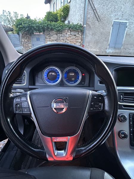 Volvo S60 II D3 163 R-DESIGN GEARTRONIC