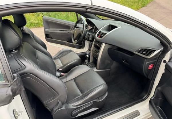 Peugeot 207 Peugeot 207 cc 1.6thp 156 ch Swiss edition