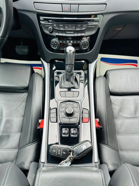 Peugeot 508 PEUGEOT 508 GT 2.2 HDi 204ch boite automatique, berline, gri