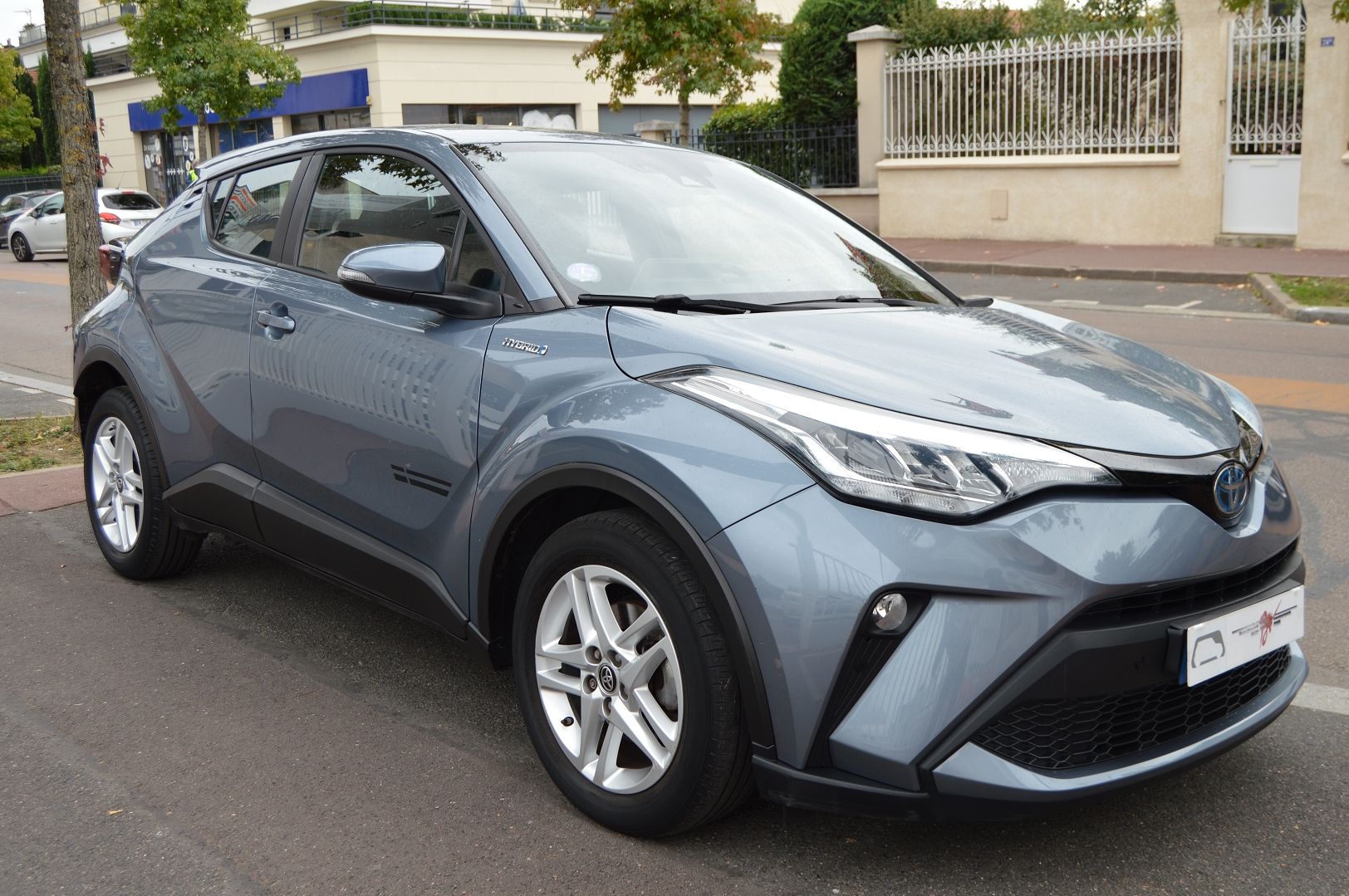 Toyota C-HR 122H DYNAMIC BUSINESS 2WD E-CVT + PROGRAMME BEYOND ZERO ACADEMY MY20