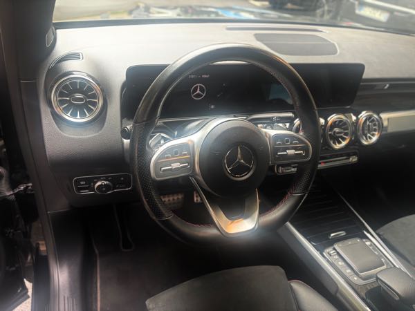 Mercedes-Benz Glb 200 D AMG LINE