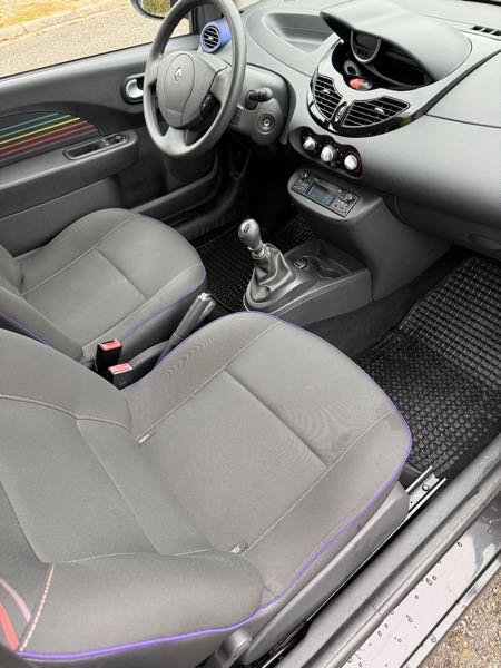 Renault Twingo II (2) 1.2 LEV 16V 75 EXPRESSION ECO2
