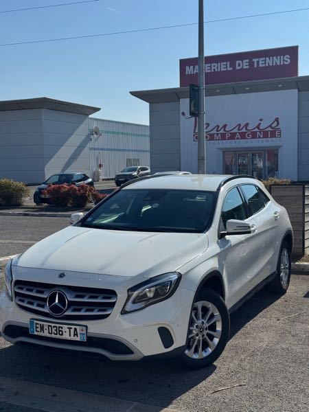 Mercedes-Benz Gla (2) 180 D INSPIRATION 7G-DCT