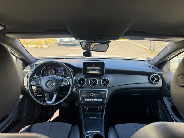 Mercedes-Benz Gla (2) 180 D INSPIRATION 7G-DCT