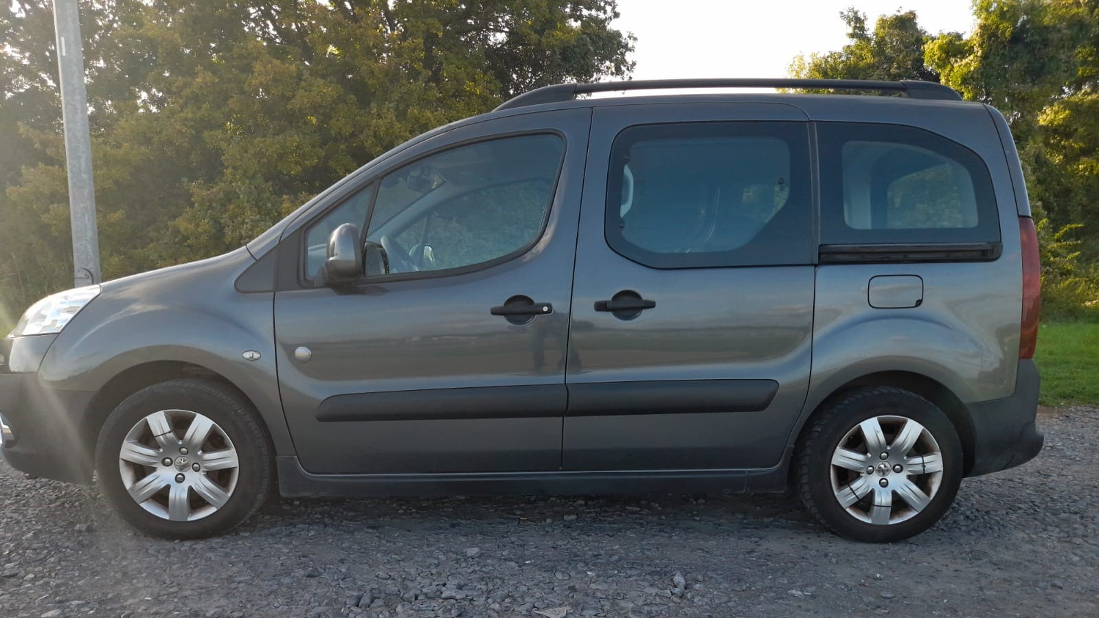 Peugeot Partner Tepee II 1.6 HDI 92 OUTDOOR