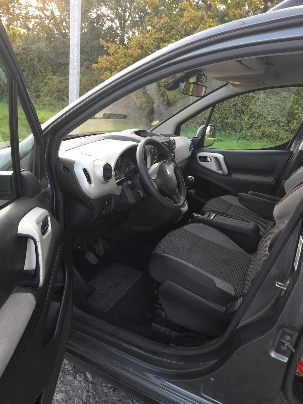 Peugeot Partner Tepee II 1.6 HDI 92 OUTDOOR