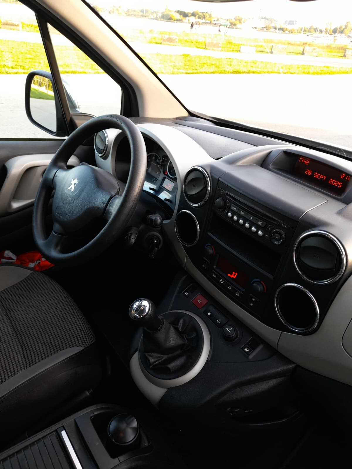 Peugeot Partner Tepee II 1.6 HDI 92 OUTDOOR