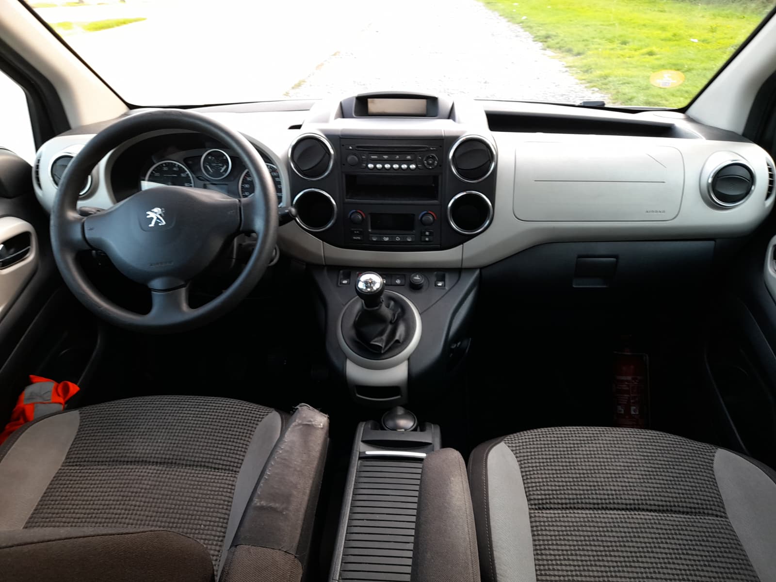 Peugeot Partner Tepee II 1.6 HDI 92 OUTDOOR