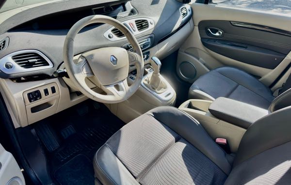 Renault Grand Scenic III 2.0 DCI 150 FAP JADE BVA 5PL