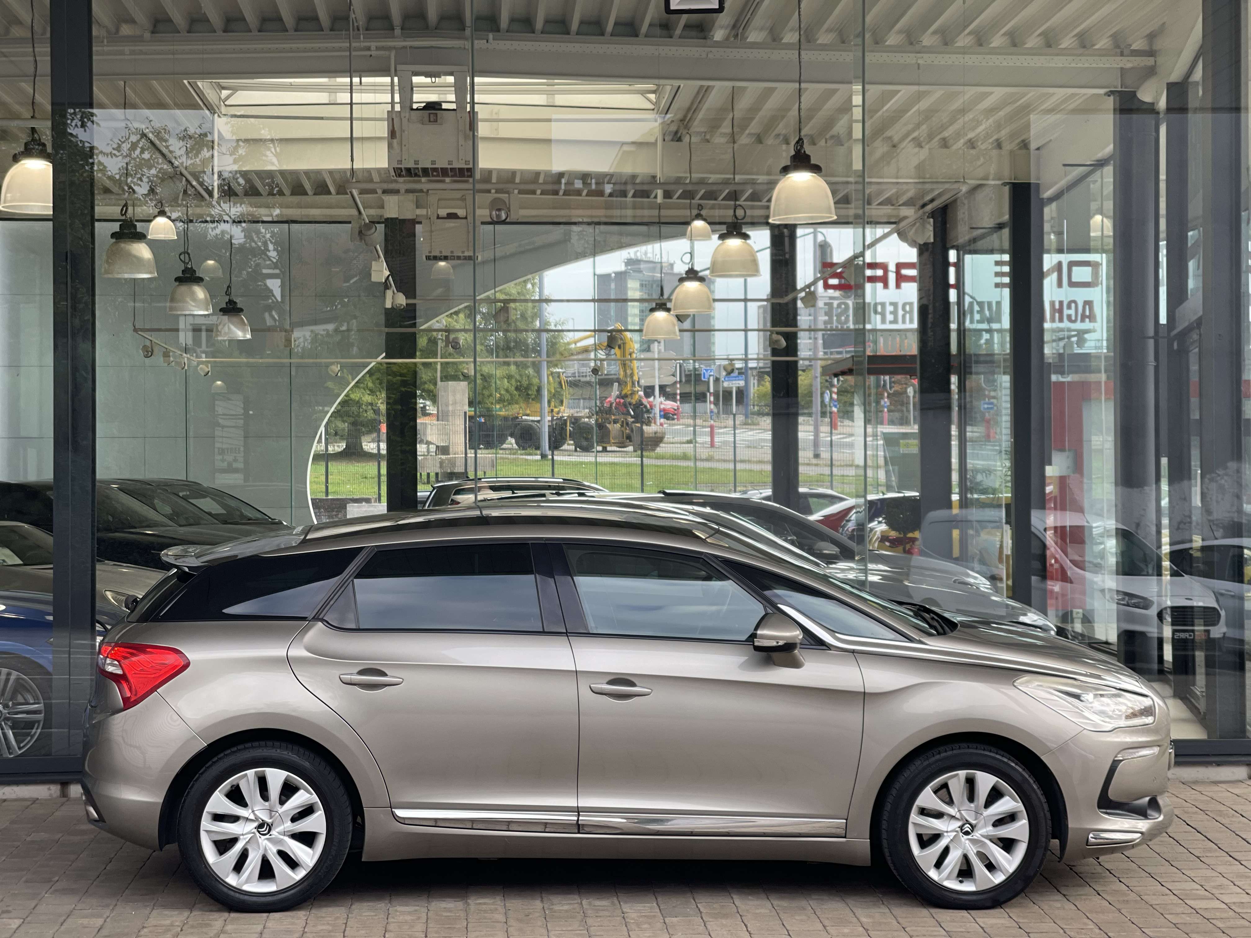 Citroen DS5 2.0 HDi CAMERA-TOIT PANO-CUIR ELEC-GPS-JA17-GAR1AN