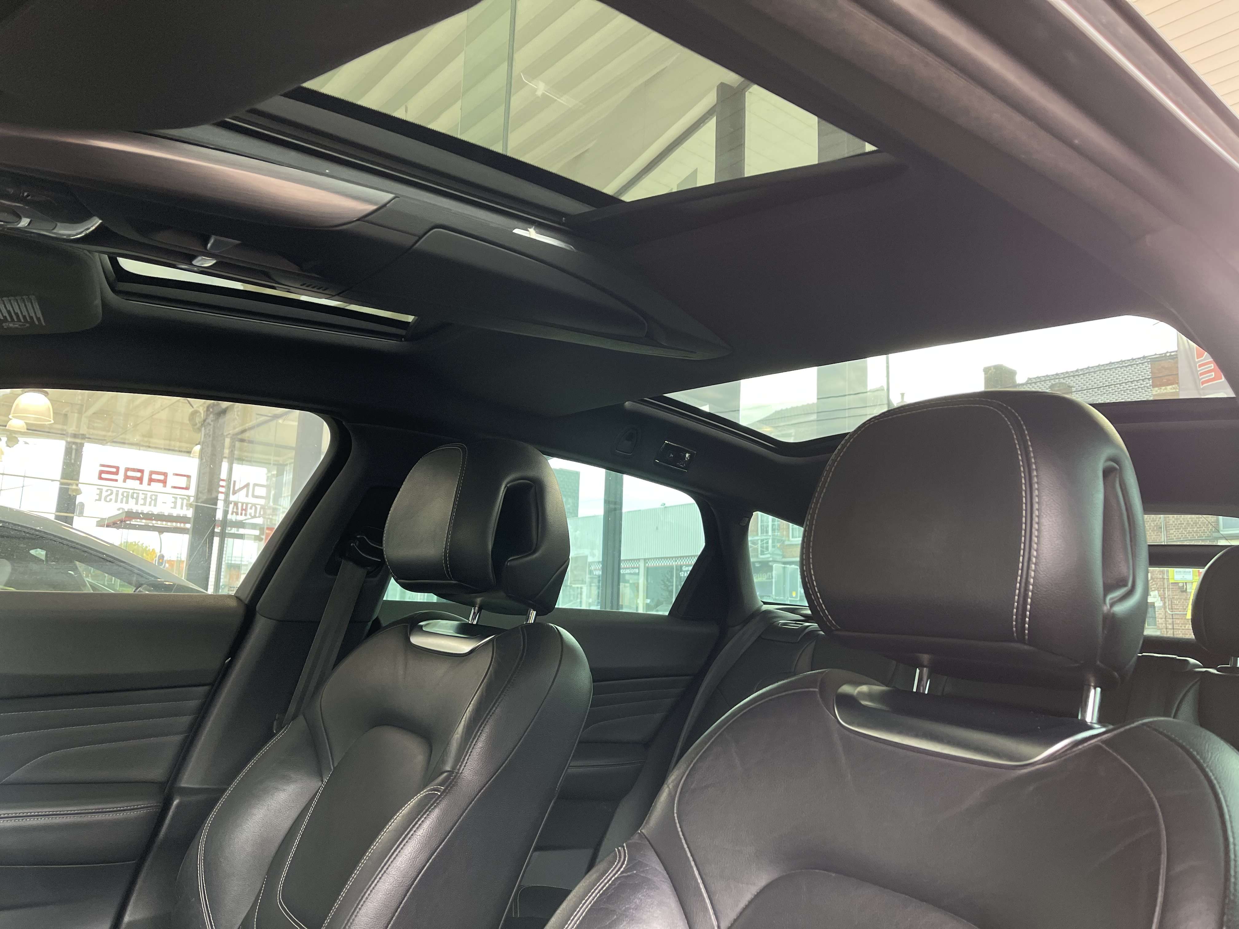 Citroen DS5 2.0 HDi CAMERA-TOIT PANO-CUIR ELEC-GPS-JA17-GAR1AN