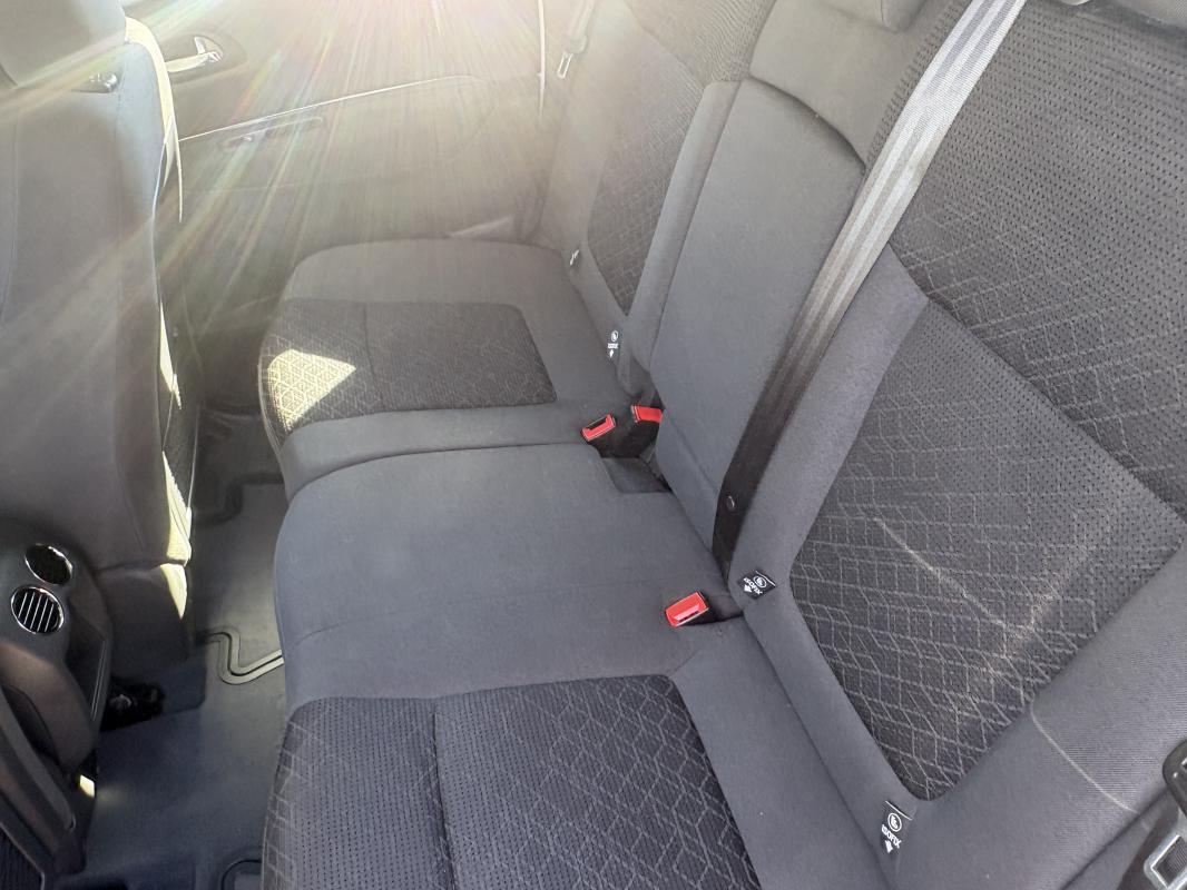 Peugeot 3008 131CV ALLURE BVM6/ DISTRI OK/ GARANTIES 12 MOIS