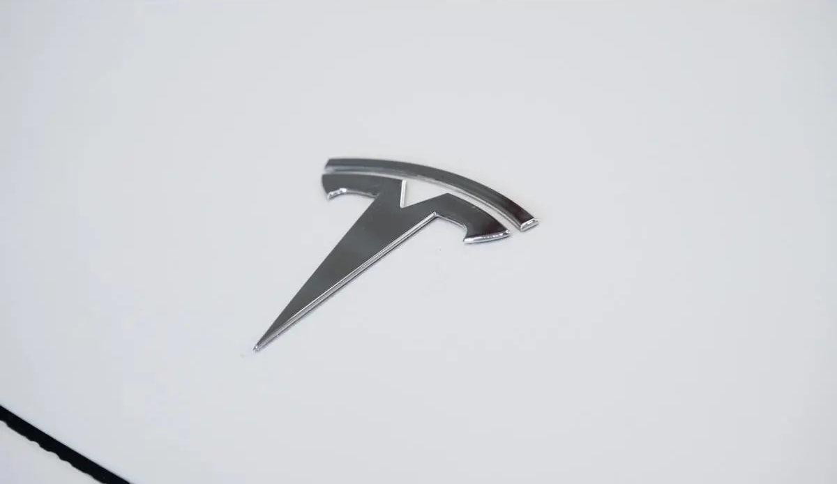 Tesla Model Y Tesla Model Y RWD
