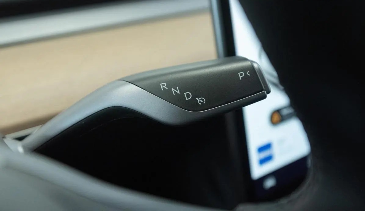 Tesla Model Y Tesla Model Y RWD