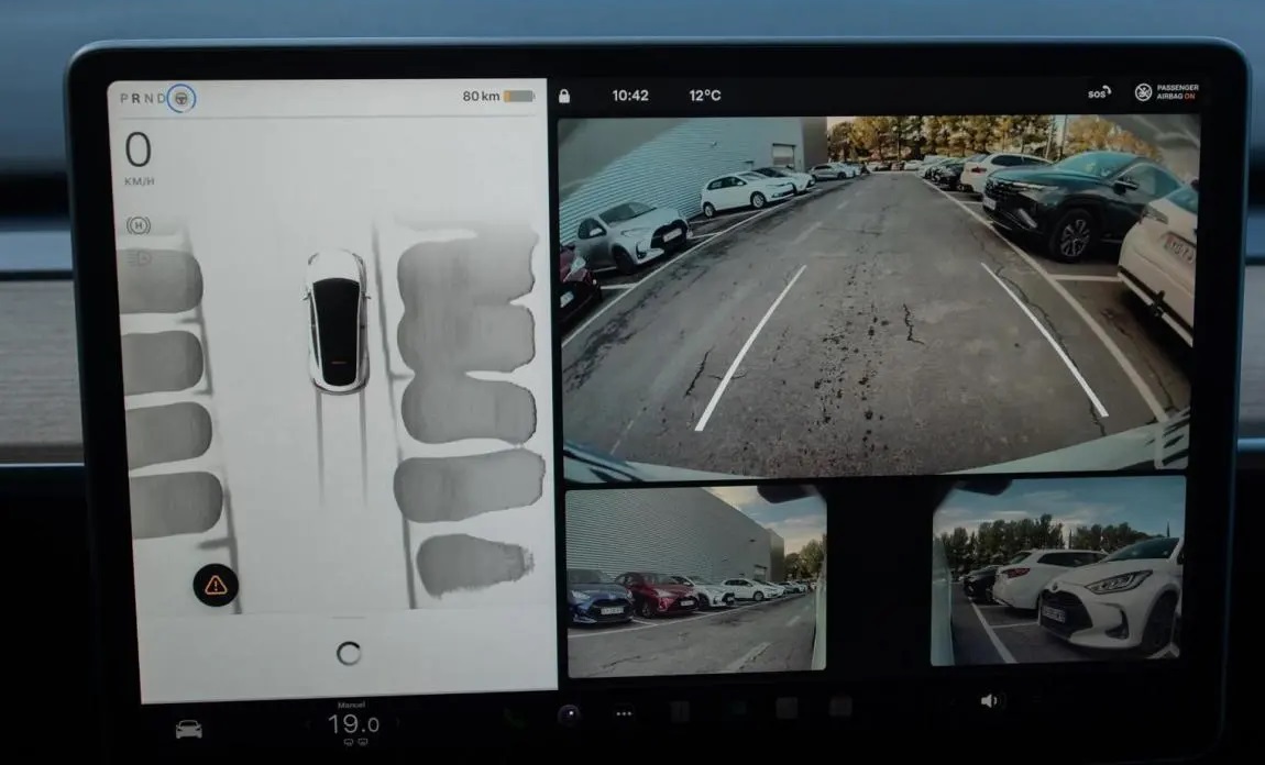 Tesla Model Y Tesla Model Y RWD