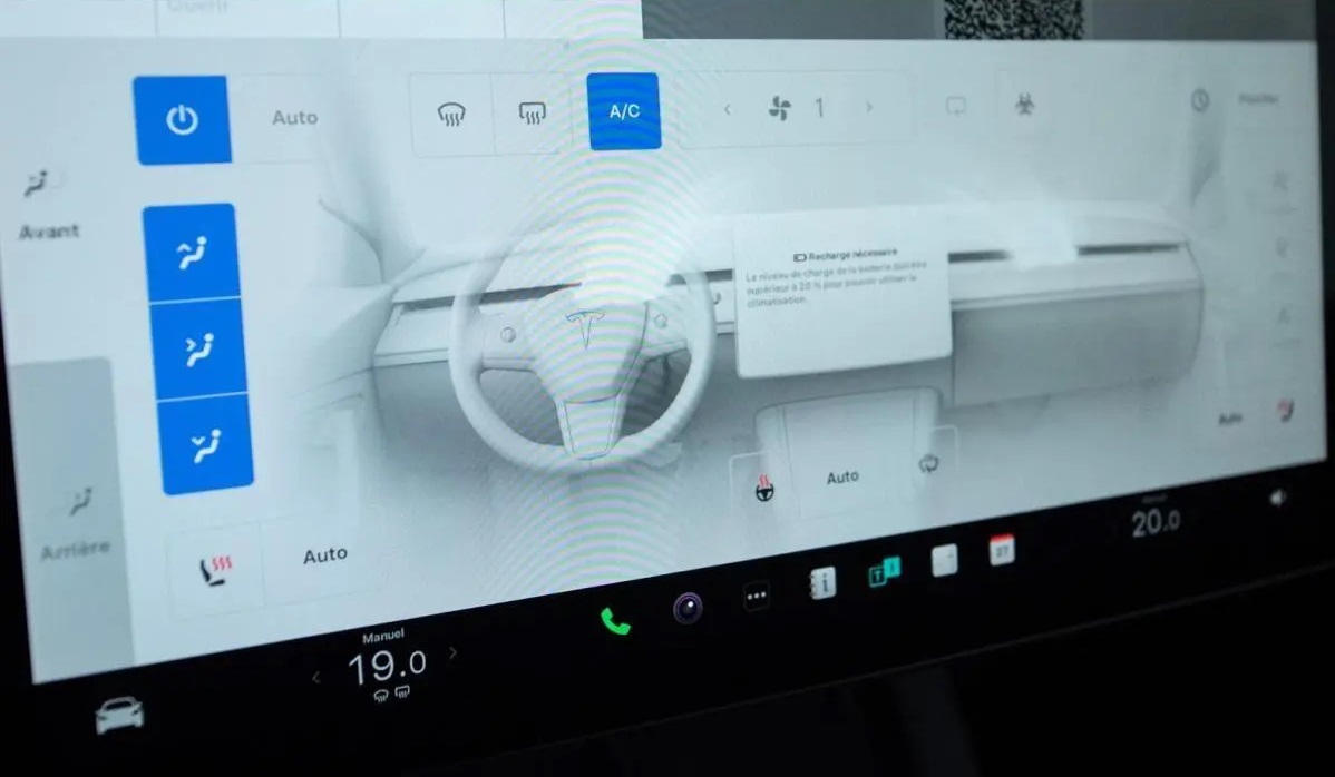 Tesla Model Y Tesla Model Y RWD