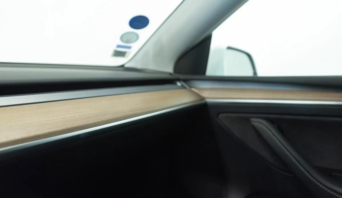 Tesla Model Y Tesla Model Y RWD