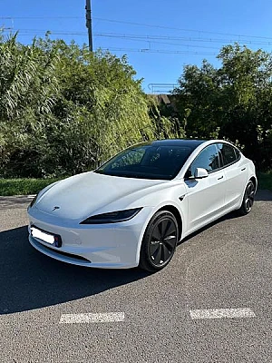 Tesla Model 3 modele 3 RWD highland standard