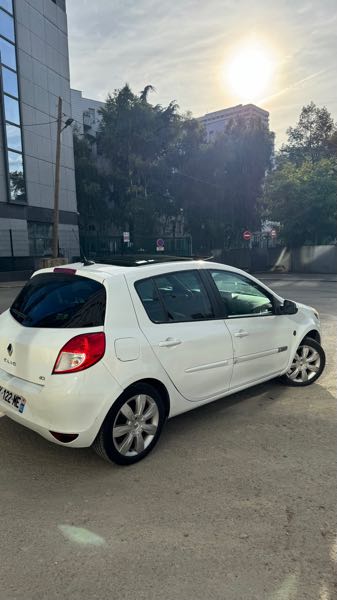 Renault Clio III (2) 1.5 DCI 90 XV DE FRANCE 5P ECO2 EURO5