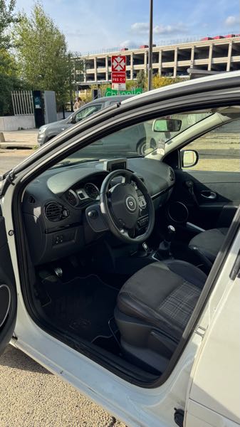 Renault Clio III (2) 1.5 DCI 90 XV DE FRANCE 5P ECO2 EURO5