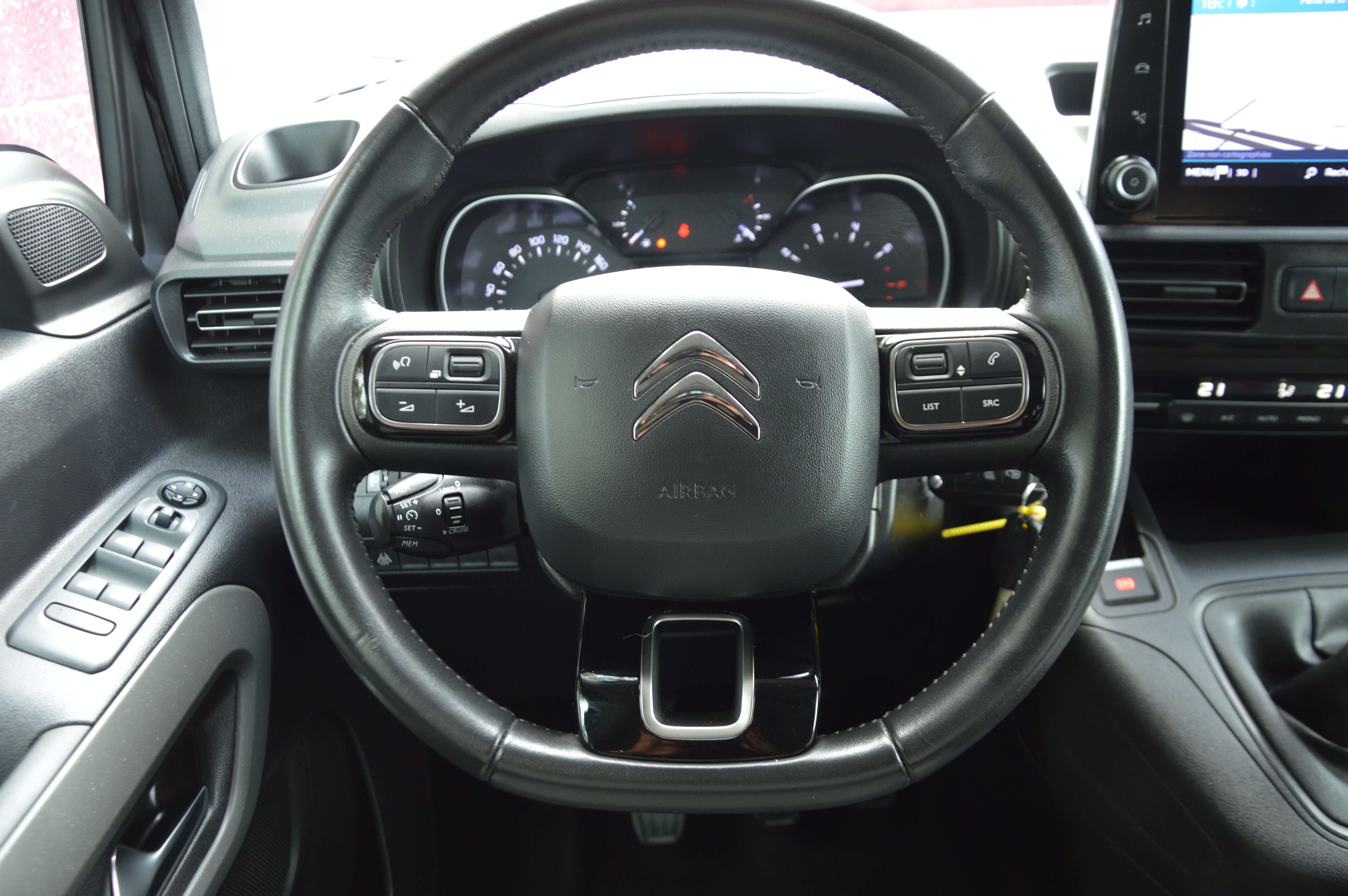 Citroen Berlingo 1.5BlueHDi M Shine NAV CAM CLIM 59.978KM