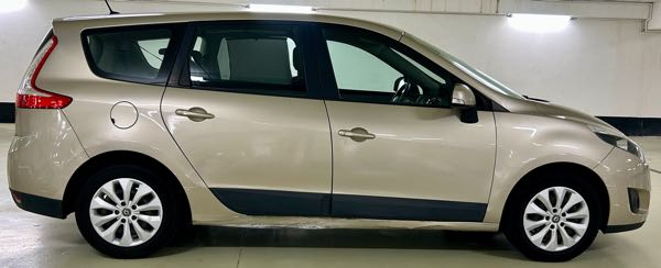 Renault Grand Scenic III 1.5 DCI 105 CARMINAT TOMTOM 7PL