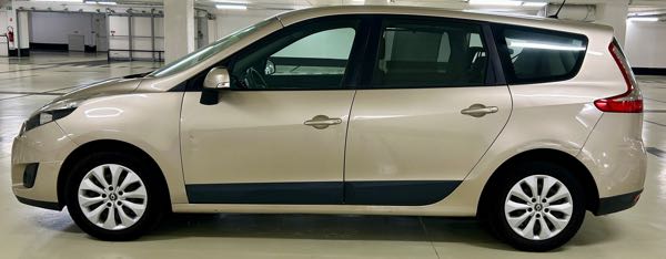 Renault Grand Scenic III 1.5 DCI 105 CARMINAT TOMTOM 7PL