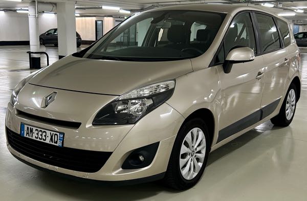Renault Grand Scenic III 1.5 DCI 105 CARMINAT TOMTOM 7PL