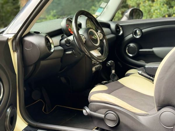Mini Clubman II CLUBMAN 1.6 D 110 COOPER PACK CHILI BVA6
