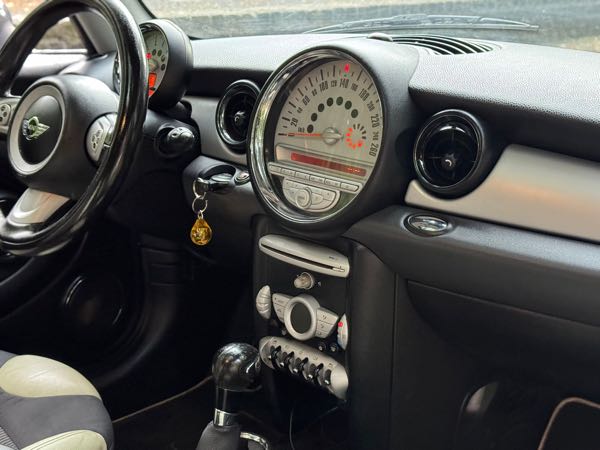 Mini Clubman II CLUBMAN 1.6 D 110 COOPER PACK CHILI BVA6